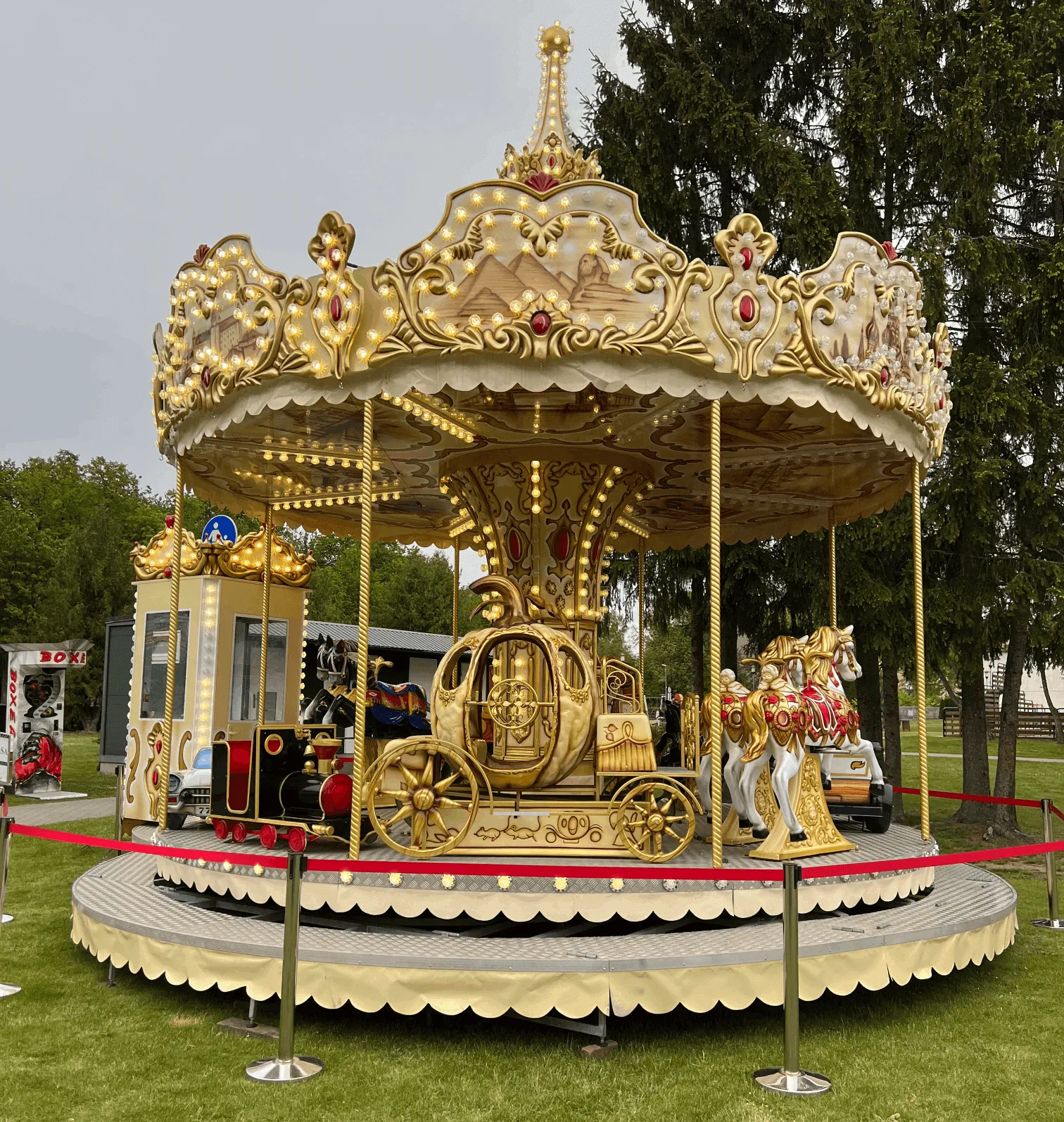 Klasikinė karuselė - nuotrauka 2